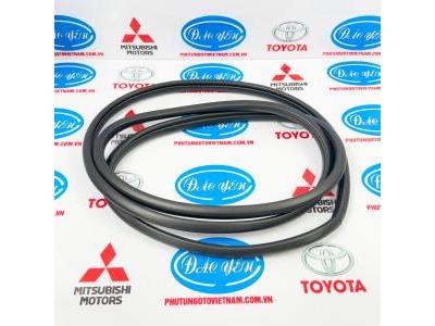 Ron Khung Cửa Trước Yaris Cross 2025 62313-BZ340-C0