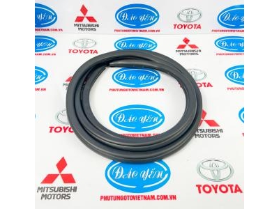 Ron Khung Cửa Sau Altis 2023 62332-02390, 62331-02390