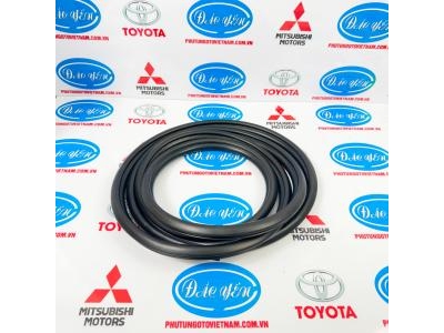 Ron Khung Cửa Sau Innova Cross 2023 62332-VT010, 62331-VT010