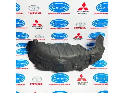 Lồng Vè Sau Innova Cross 2023 65638-VT020, 65637-VT020