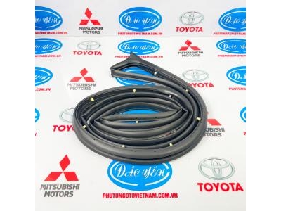 Ron Cánh Cửa Trước Toyota Veloz 2025 67862-BZ240, 67861-BZ250