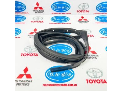 Ron Cánh Cửa Sau Yaris Cross 2023 67872-BZ320, 67871-BZ320