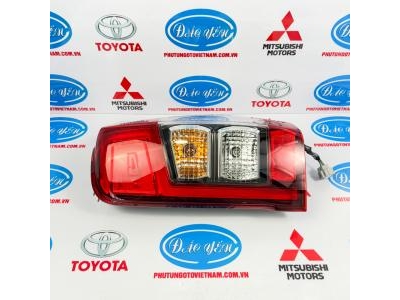 Đèn Hậu Triton 2021 8330B213, 26550W200P