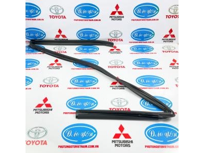 Ron U Trước Mitsubishi Attrage 2021 5705A575, 5705A576