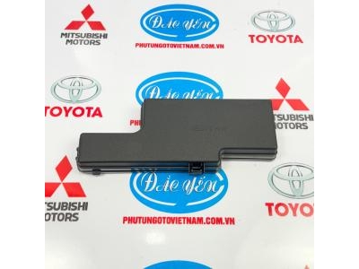 Nắp Trên Toyota Hilux 2015 82662-0K480