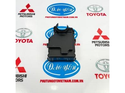 Đế Dưới Toyota Hiace 2014 82663-26081