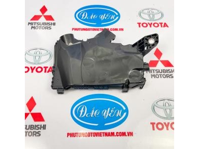 Đế Dưới Toyota Altis 2022 82663-47070