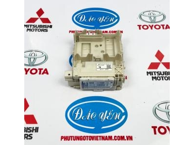 Hộp Cầu Chì Trong Taplo Innova 2019  82730-0K160