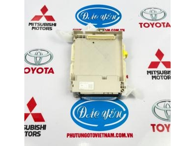 Hộp cầu chì Camry 2013 82730-33F72