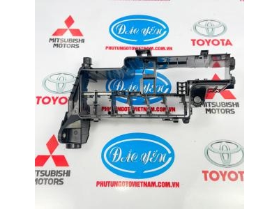 Thân Cái Toyota Innova 2017 82741-0K020