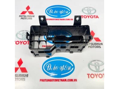 Thân Cái Toyota Hiace 2014- 2018 82741-26011