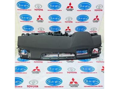 Mặt Taplo Toyota Camry 2023 55401-33909-C2