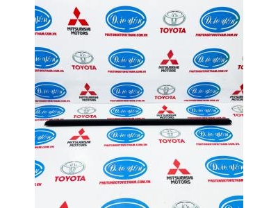 Lông Mi Trong Trước Mitsubishi XForce 2024 80834B010P, 80835B010P