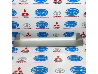 Nẹp Dưới Toyota Hiace 2014 53111-26550