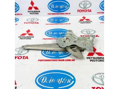 Compa Kính Sau Camry 2013- 2017 69804-06060, 69803-06060