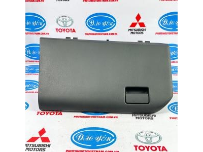 Nắp Cốp Phụ Bên Dưới Toyota Altis 2014 55550-02450-C0