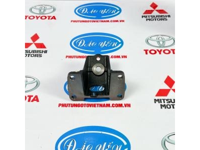 Bát Sắt Gắn Cao Su Fortuner 2018 12311-0E020