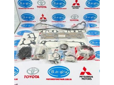 Ron Đại Tu Toyota Hiace 2018 04111-0L251