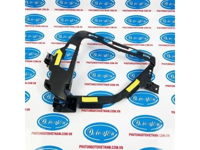 Đế Đỡ Đèn Pha Mitsubishi Xpander 2017 62040A020P, 62041A020P